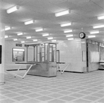808330 Interieur van het N.S.-station Heemstede-Aerdenhout te Heemstede: hal met in- en uitgangscontrole.